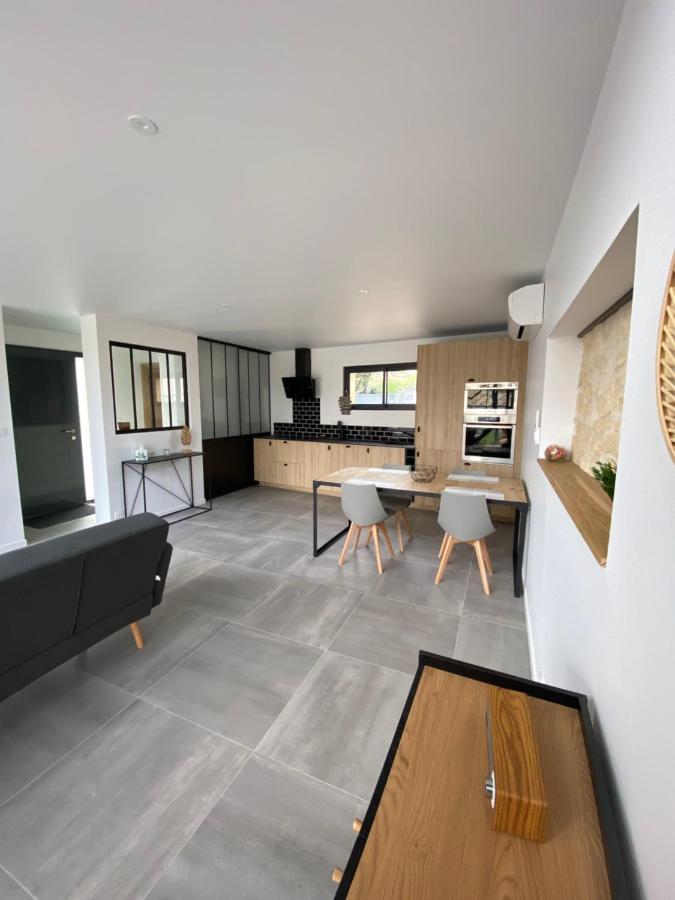 Magnifique grange avec spa / love room Saint-André-de-Cubzac Extérieur photo