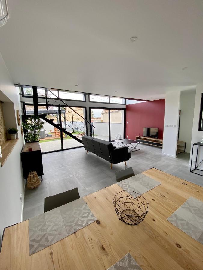 Magnifique grange avec spa / love room Saint-André-de-Cubzac Extérieur photo